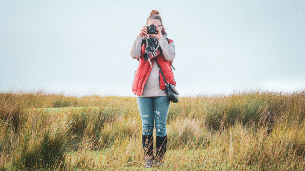 Packing smart can be the difference between missing a shot and capturing a perfect moment. Photographers who travel light move faster, stay flexible, and focus more on creativity instead of heavy gear. 10 Ultimate Packing Tips for Photographers to Travel Light and Capture Stunning Shots shares practical, experience-based tips that help photographers reduce weight without sacrificing image quality. These tips solve real travel problems—limited space, quick movement, and gear safety—so you can stay ready to shoot wherever the journey takes you.