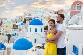 7 Unforgettable Santorini Honeymoon Spots with Love Tips