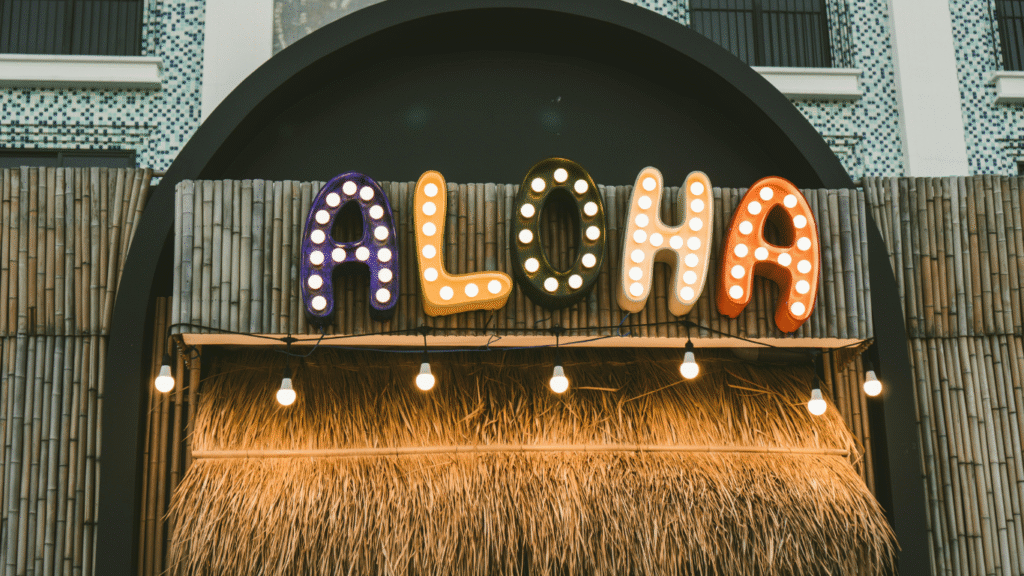 Hawaii Travel Guide with Aloha Quotes & Surf Gear Tips