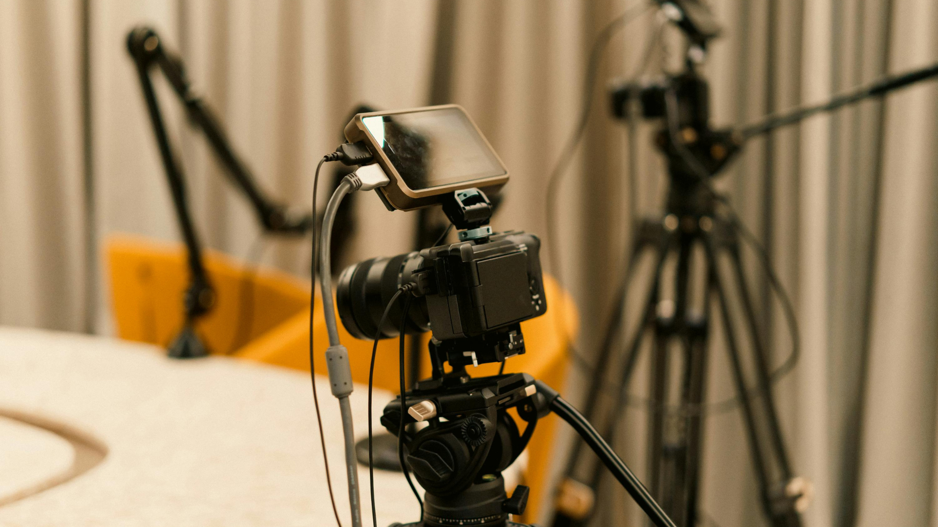 10 Must-Have Camera Gear Essentials for Travelers